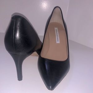 DIANE von FURSTENBERG Black Pumps. US Size 6. Real leather upper and sole.